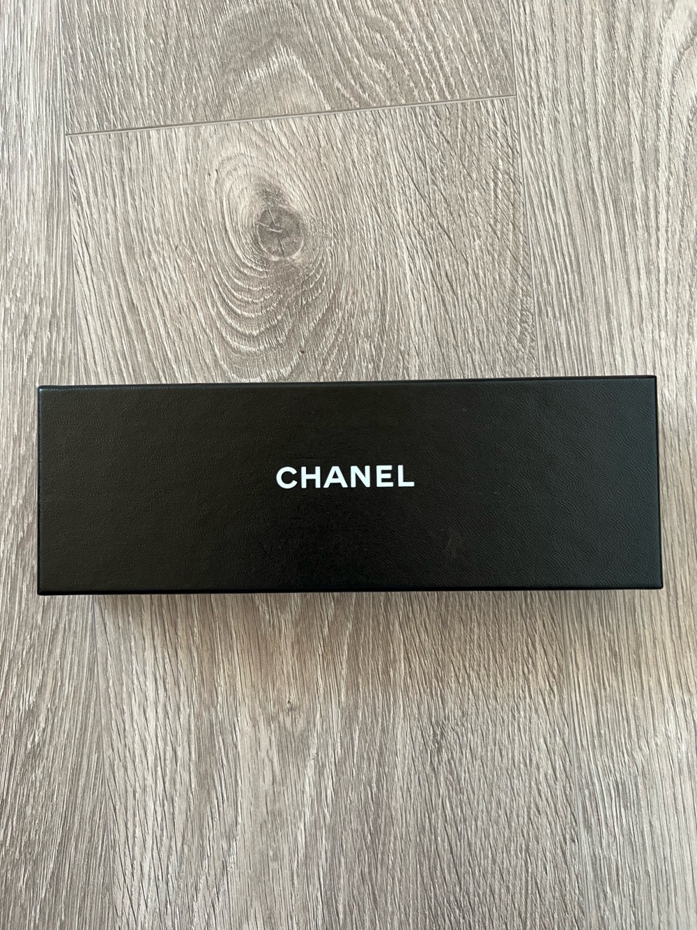 Chanel Box (BB392)
